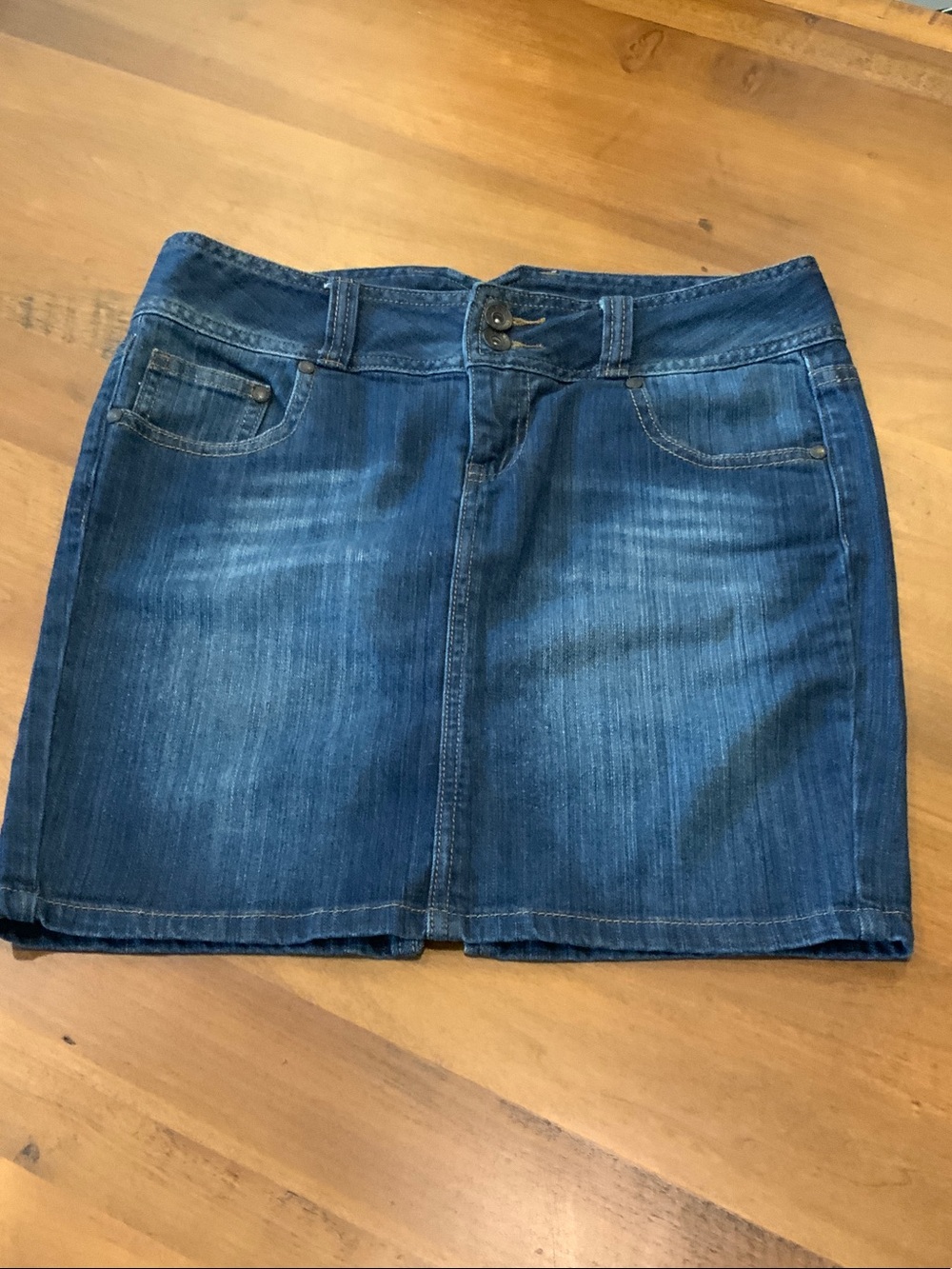 NWOT Guess Dark Blue Denim Mini Skirt